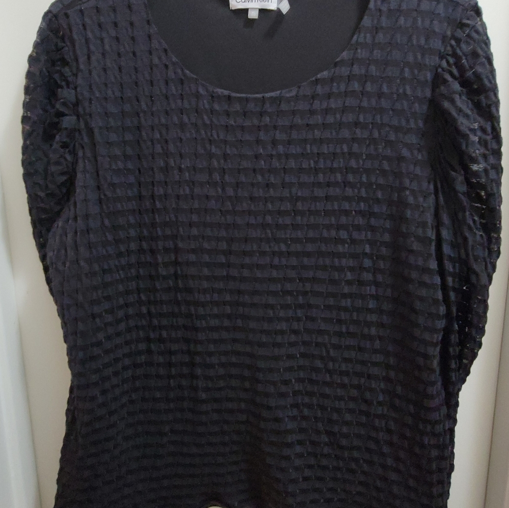 LADIES SIZE XL Calvin Klein Black Waffle pattern knit ls blouse.